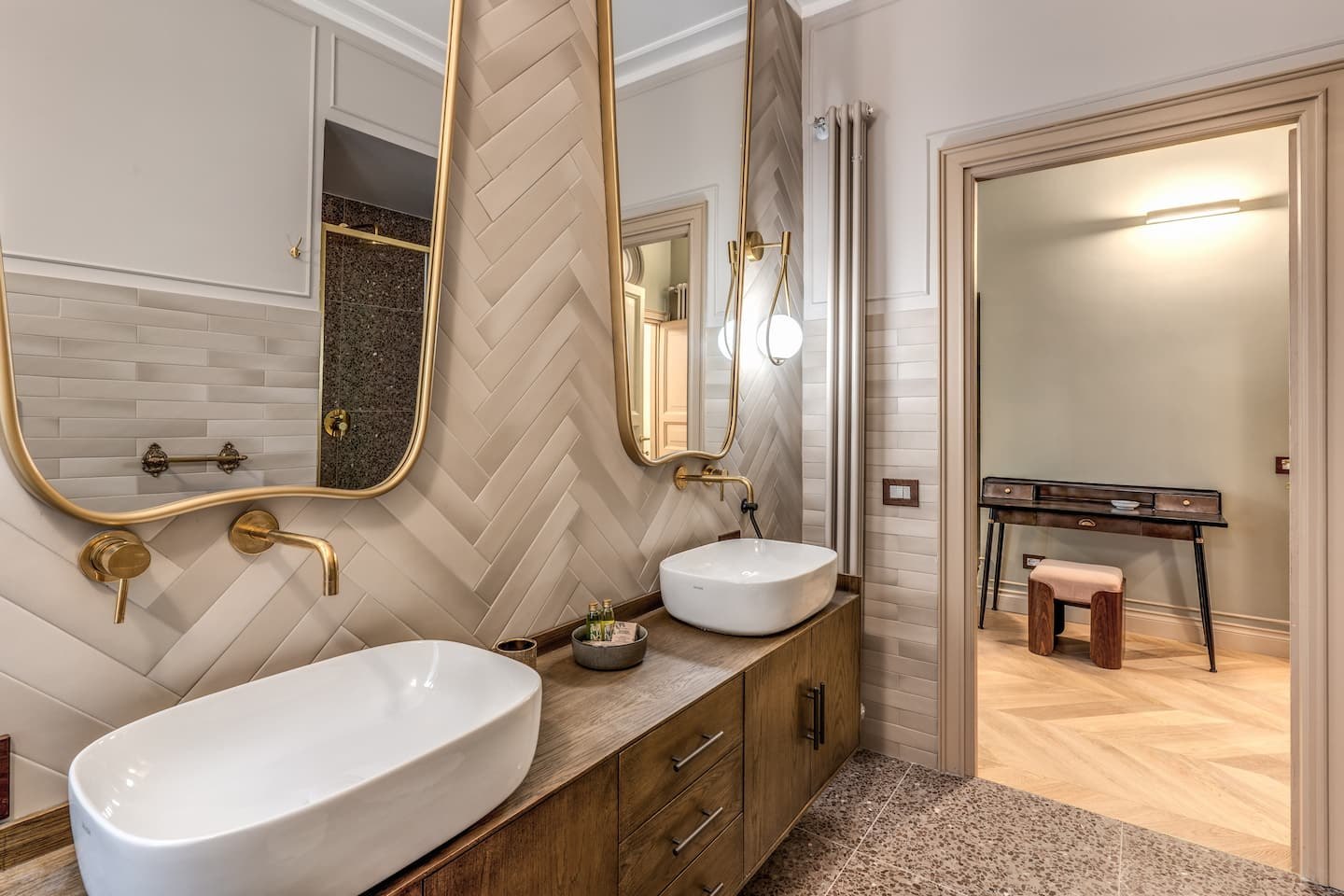 Trastevere · Elegant Essences · 8
